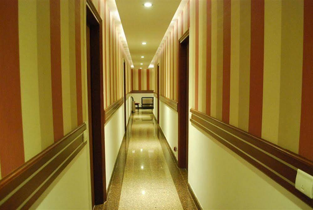 Hotel Arina Inn New Delhi Luaran gambar